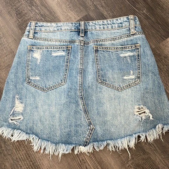 Mini distressed jean skirt size small - Picture 3 of 3